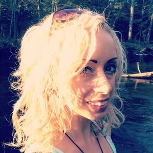 Meet your Posher, Monica